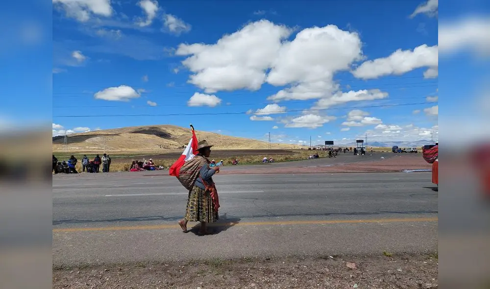 nación aimara. Sobre esta línea se pretende impulsar un sur andino federalizado. Esa "nueva nación" alcanzaría parte de Bolivia y norte de Chile. nación aimara. Sobre esta línea se pretende impulsar un sur andino federalizado. Esa "nueva nación" alcanzaría parte de Bolivia y norte de Chile.