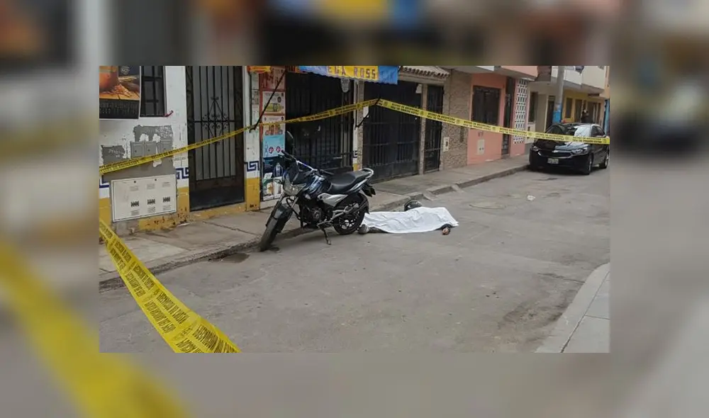 Según testigos, tres sujetos armados habrían acabado con la vida del joven colombiano de 28 años. (Foto: GLR - URPI)