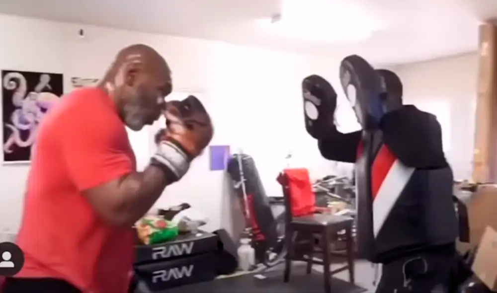 Mike Tyson sorprende con grandes movimientos del boxeo a sus casi 54 años. | Foto: Instagram Mike Tyson sorprende con grandes movimientos del boxeo a sus casi 54 años. | Foto: Instagram