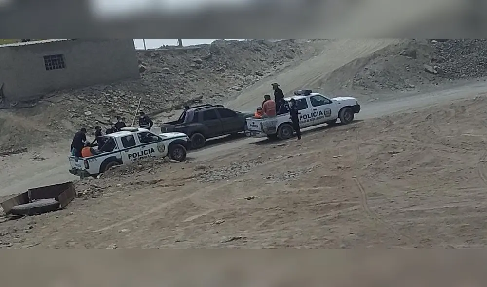 camionetas pnp en cantera