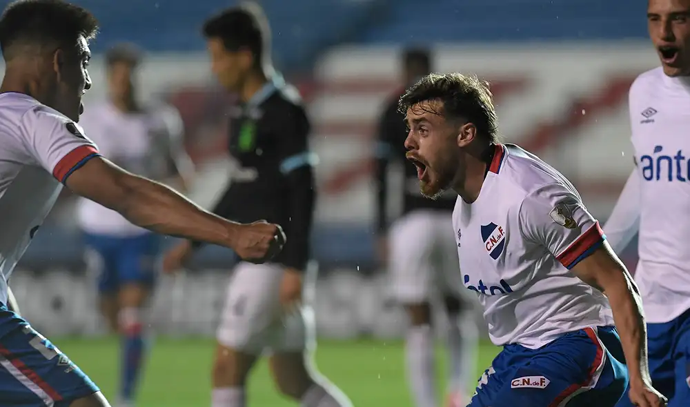 El Bolso ganó cinco partidos en la fase de grupos, a diferencia de Alianza, que perdió la misma cantidad de encuentros. Foto: AFP