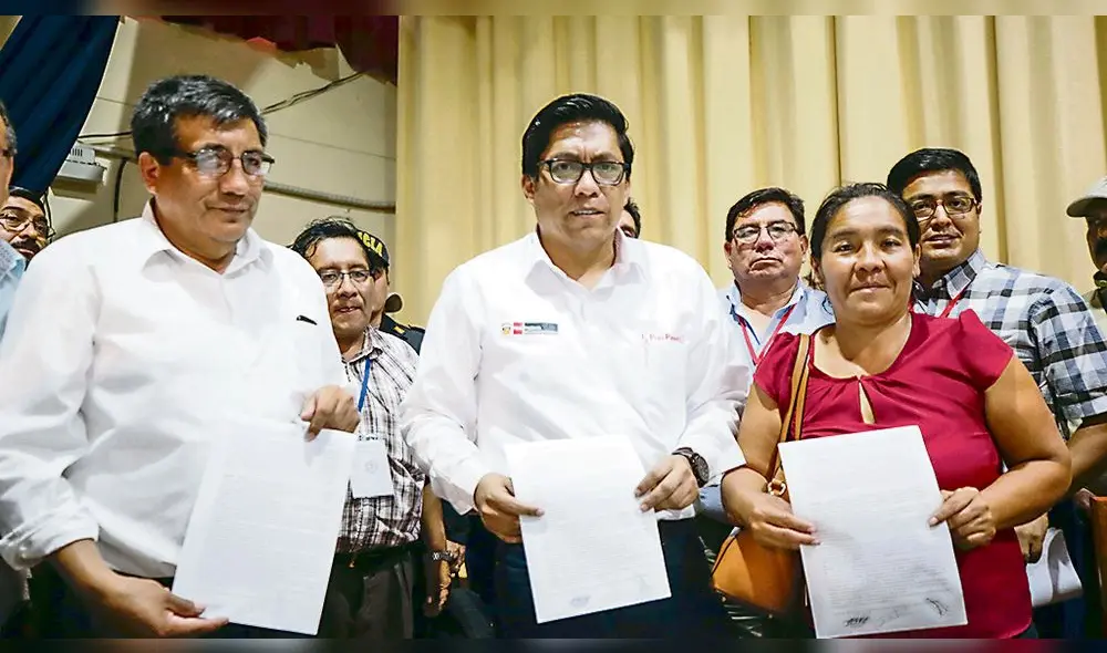 DIÁLOGO. Primer ministro Vicente Zeballos presidió reunión. DIÁLOGO. Primer ministro Vicente Zeballos presidió reunión.