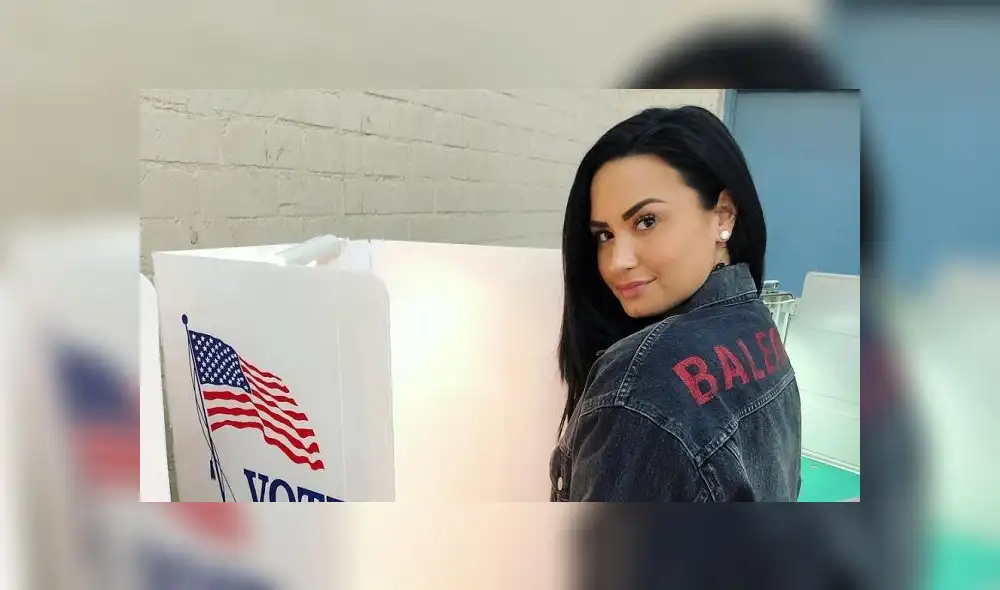 Demi Lovato realiza gesto obsceno a la prensa tras salir de terapia [FOTOS]