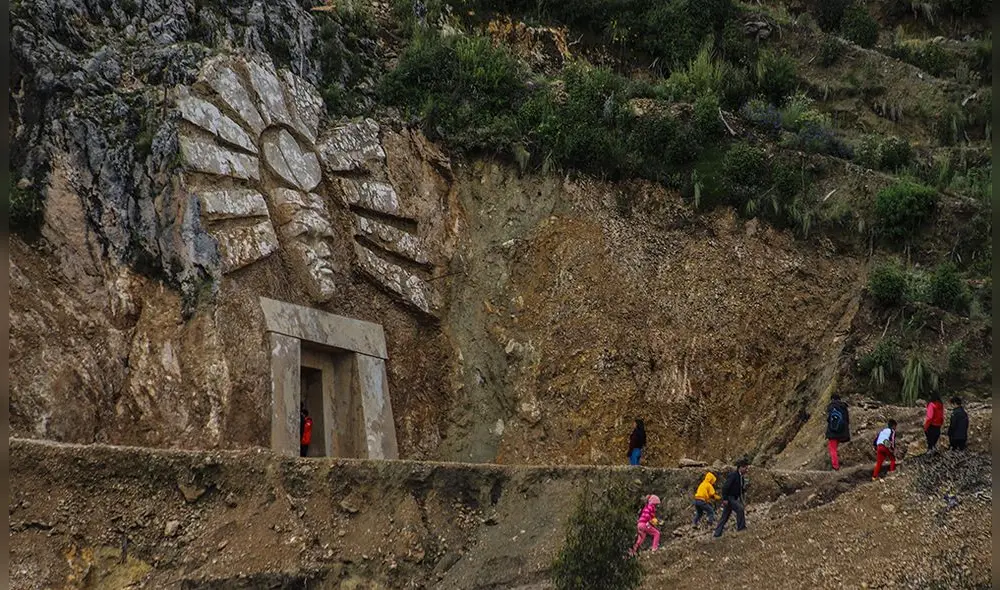 Un portal dimensional grande lleva a los tres mundos en que los del antiguo Tawantinsuyo basaban su cosmovisión.