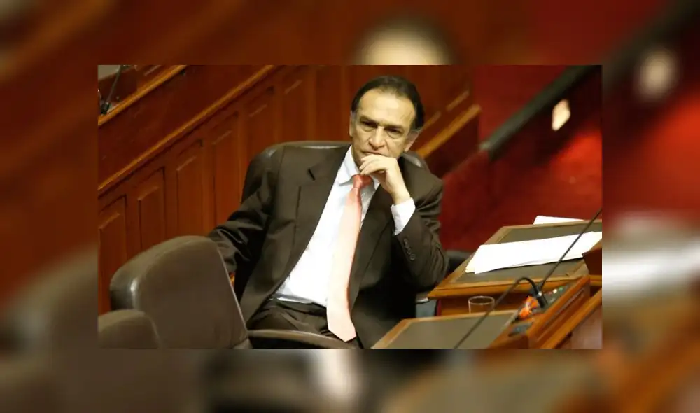 Becerril ante intento de Aráoz de reunirse con bancadas: “Se está equivocando en los tiempos”