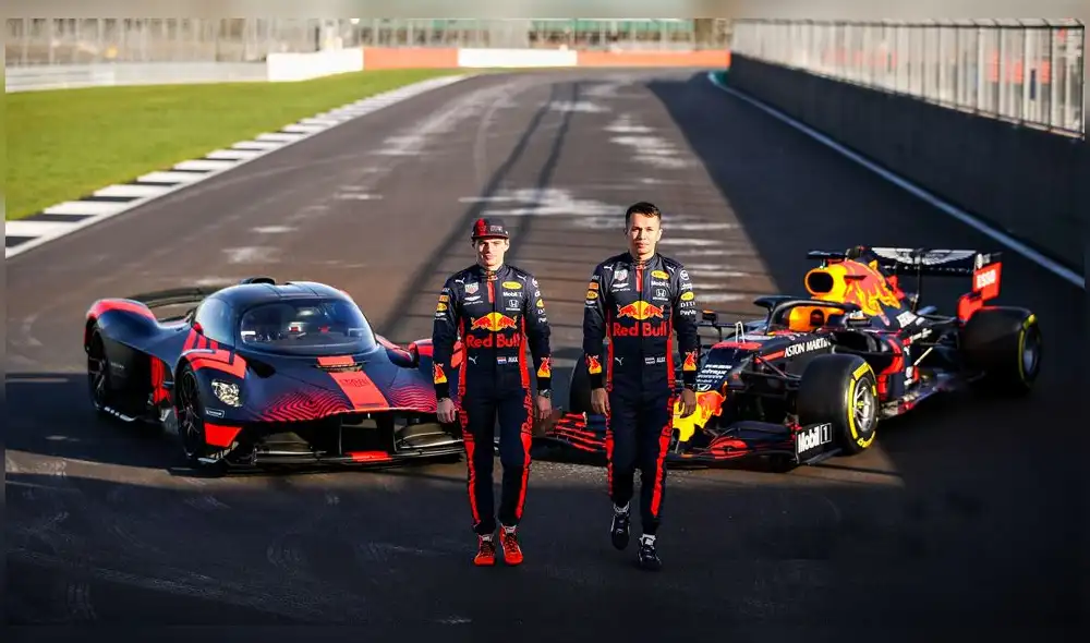Alexander Albon y Max Verstappen