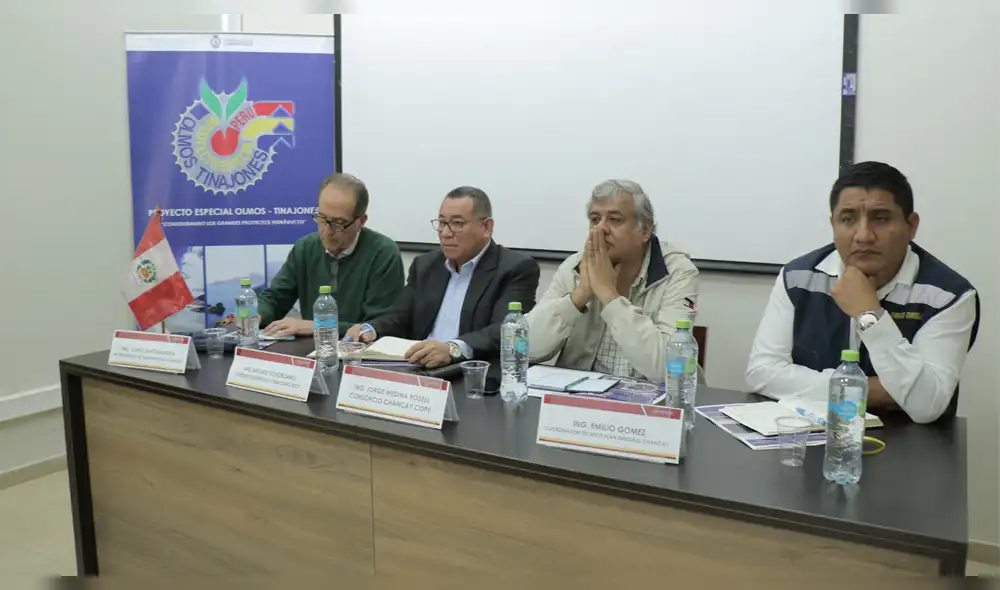 Integrantes del equipo de trabajo recibieron atentos opiniones de ciudadanía.