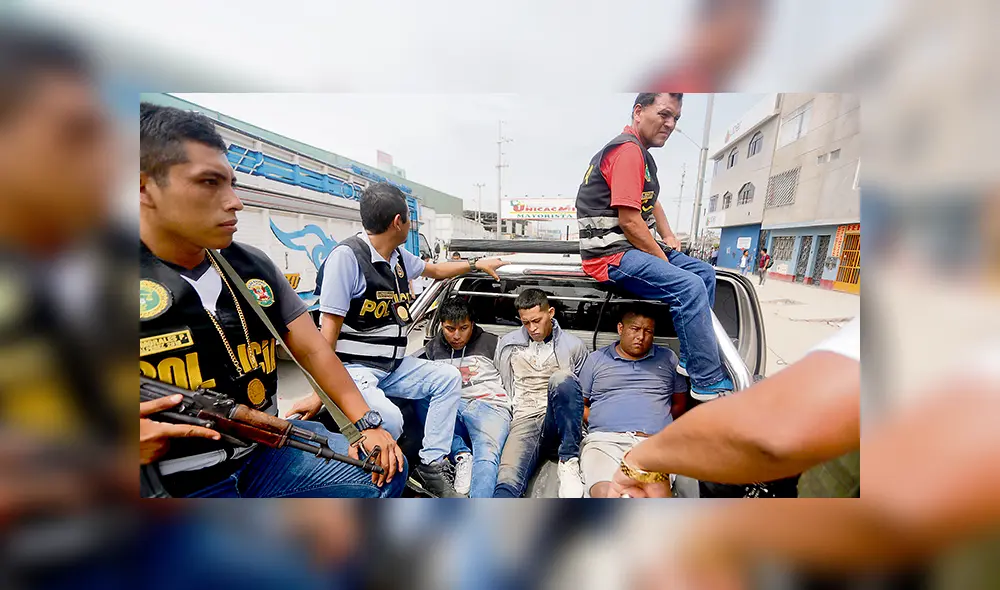 La policía lanza ‘shock de seguridad’ para frenar la delincuencia en Lima La policía lanza ‘shock de seguridad’ para frenar la delincuencia en Lima