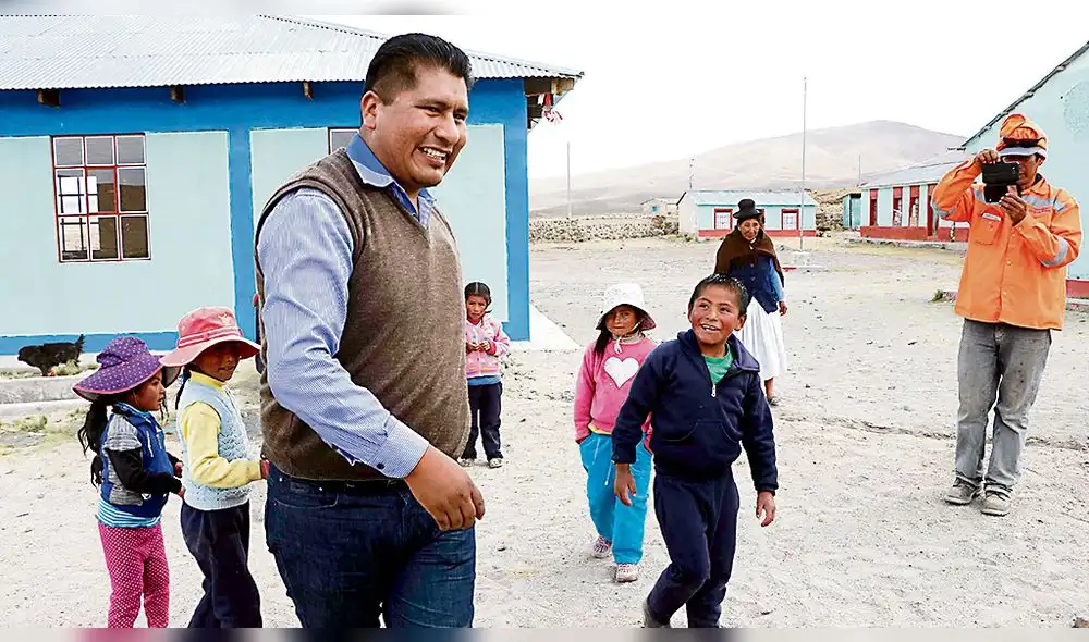 Aduviri plantea que litio se explote previa consulta a población de todo Puno