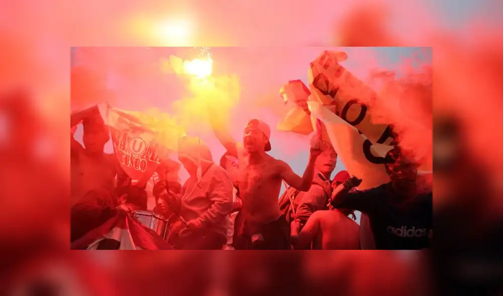 Los hinchas desobedecieron las indicaciones del gobierno previo al encuentro U-Cantolao. Foto: La República. Los hinchas desobedecieron las indicaciones del gobierno previo al encuentro U-Cantolao. Foto: La República.