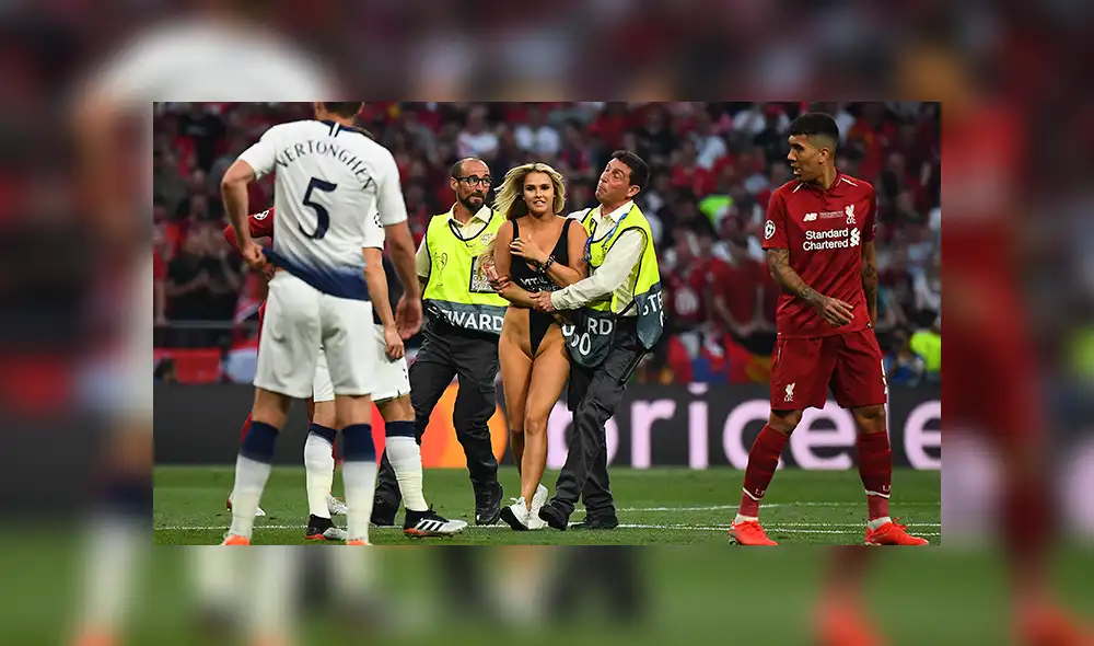 Kinsey Wolanski "invade" partido entre River vs. Boca y genera diversas reacciones [VIDEO]