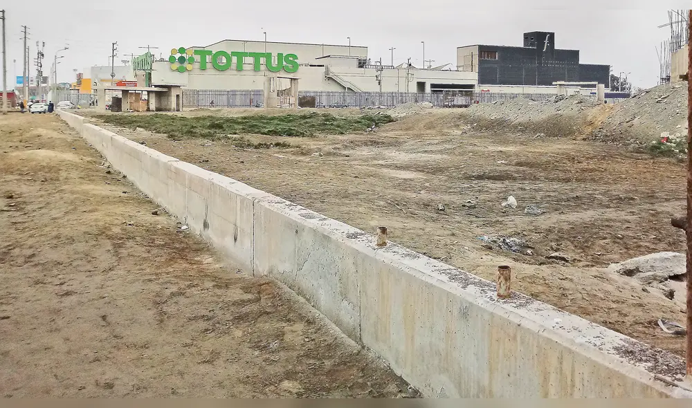 Sin rejas. Se encuentra obra de coliseo que costó S/26 millones.