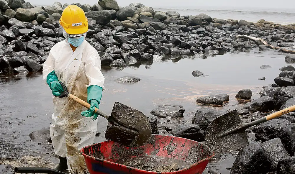 A casi dos meses del desastre, Repsol no puede satisfacer las demandas de los comerciantes afectados. Foto: Gerardo Marín/ La República