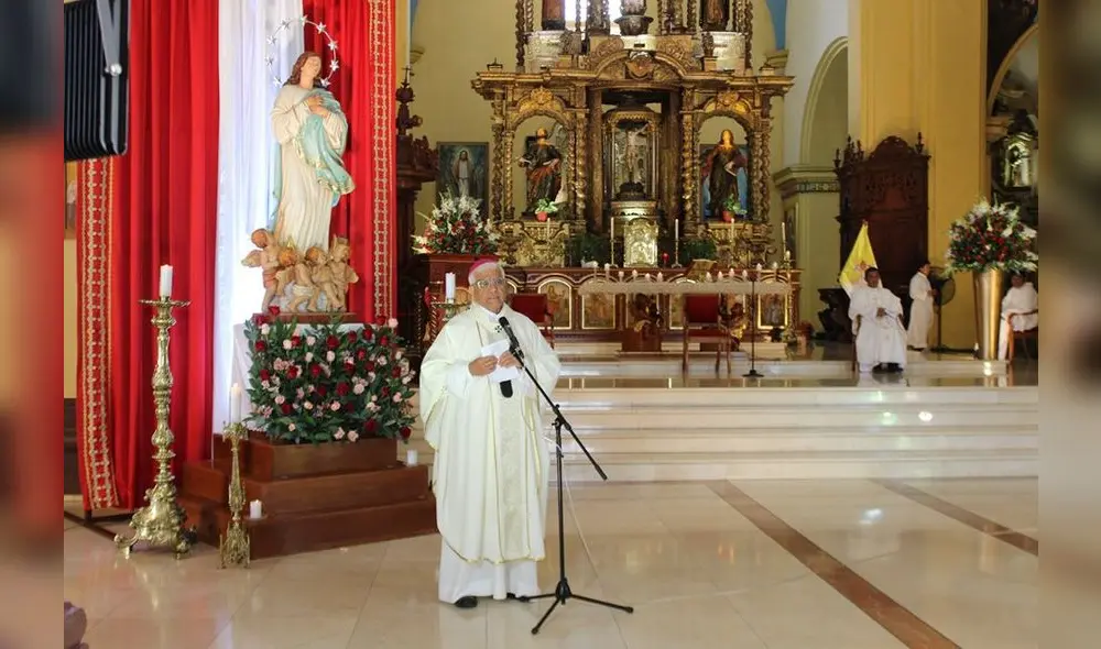 Catedral de Trujillo abrirá sus puertas para que fieles puedan orar Arzobispo de Trujillo Miguel Cabrejos Catedral de Trujillo abrirá sus puertas para que fieles puedan orar Arzobispo de Trujillo Miguel Cabrejos