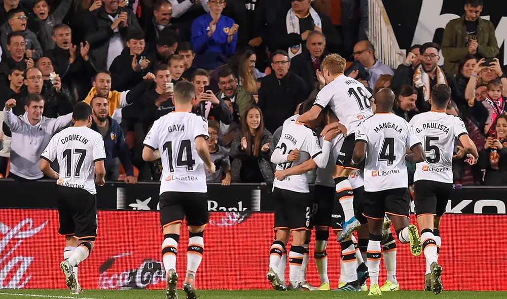 Real Madrid vs. Valencia se enfrentan este domingo 15 de diciembre EN VIVO ONLINE EN DIRECTO por la fecha 17 de la Liga Santander. Real Madrid vs. Valencia se enfrentan este domingo 15 de diciembre EN VIVO ONLINE EN DIRECTO por la fecha 17 de la Liga Santander.