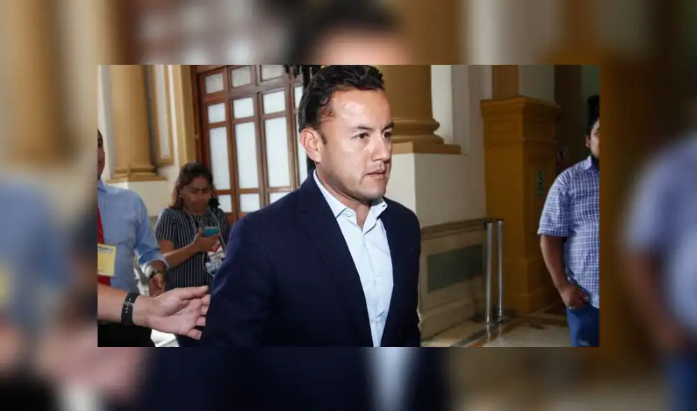 Richard Acuña pide al Congreso que se ponga a disposición de Martín Vizcarra Richard Acuña pide al Congreso que se ponga a disposición de Martín Vizcarra