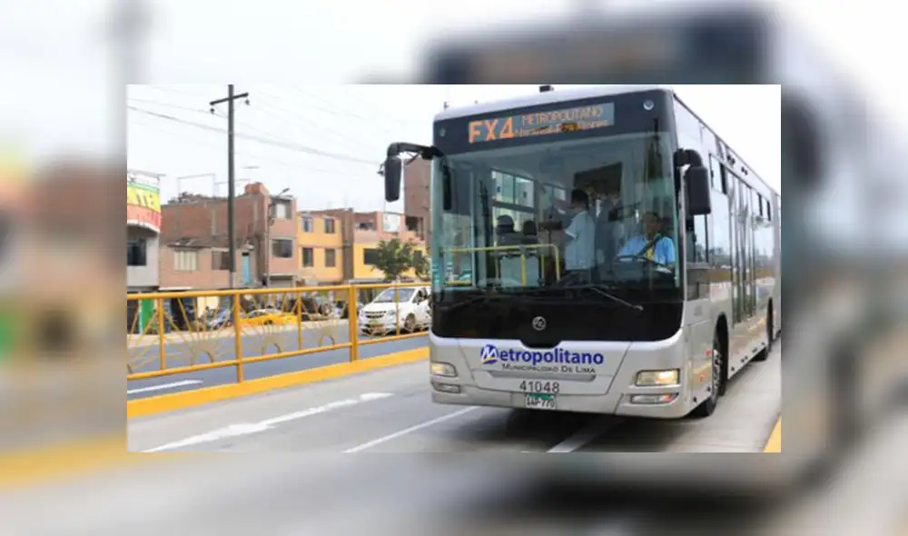 #YoDenuncio: pasajeros quedan atrapados en bus de Metropolitano #YoDenuncio: pasajeros quedan atrapados en bus de Metropolitano