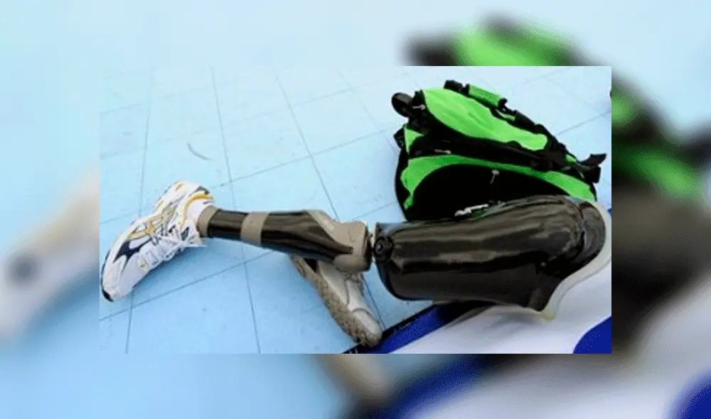 El conductor no quería mover su auto de la rampa para discapacitados. Foto referencial.