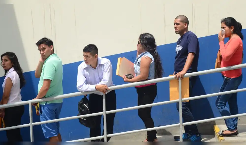 Casi la mitad de los limeños piensa que encontrar empleo es difícil Casi la mitad de los limeños piensa que encontrar empleo es difícil