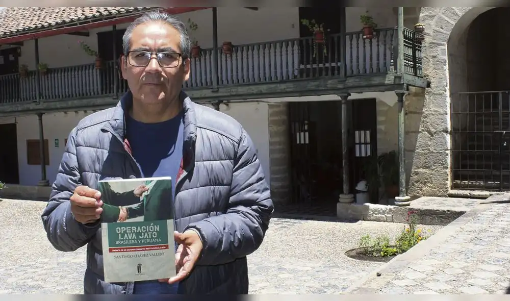 “La corrupción barrió con la clase política peruana”