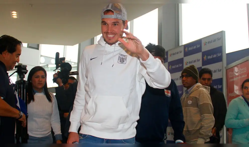 George Forsyth es captado besando a misteriosa mujer en Magaly TV, la firme George Forsyth es captado besando a misteriosa mujer en Magaly TV, la firme