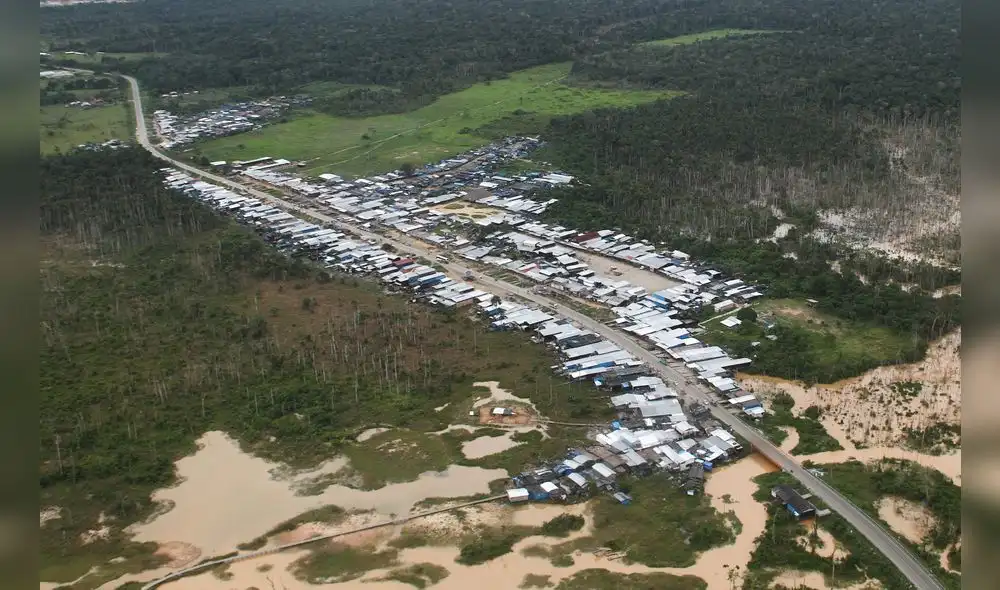 Interoceánica es tomada por ambulantes que sirven a minería