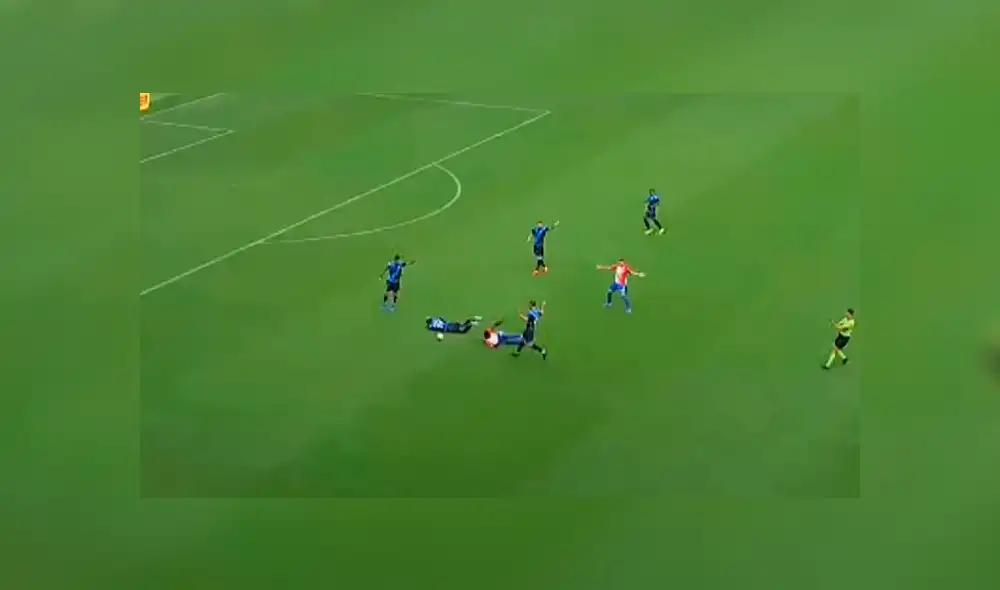 El peruano Luis Advíncula realizó una excelente presentación con el Rayo Vallecano.