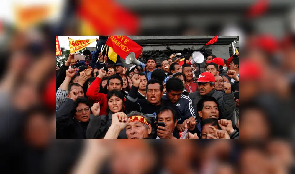 Profesores suspenden huelga y reinician las clases este lunes Profesores suspenden huelga y reinician las clases este lunes