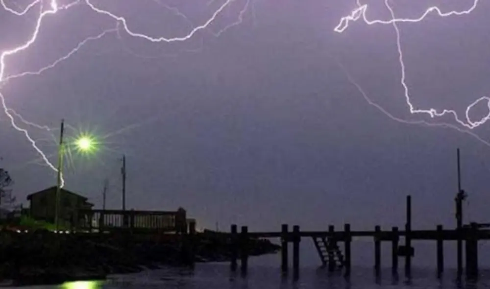 Un rayo mata en Cuba a cinco personas, entre ellas tres niños. Foto: Captura. Un rayo mata en Cuba a cinco personas, entre ellas tres niños. Foto: Captura.