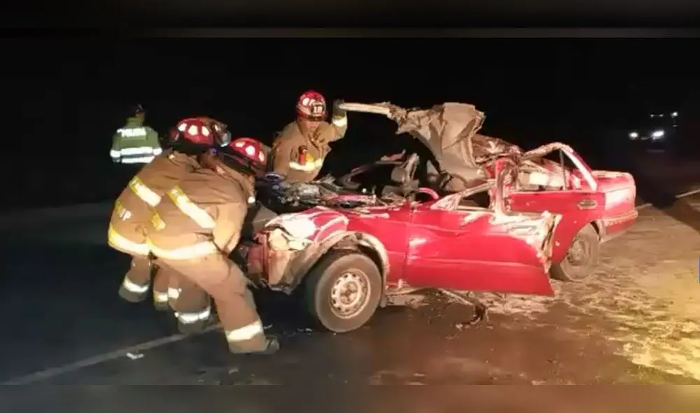 Vehículo quedó destrozado.