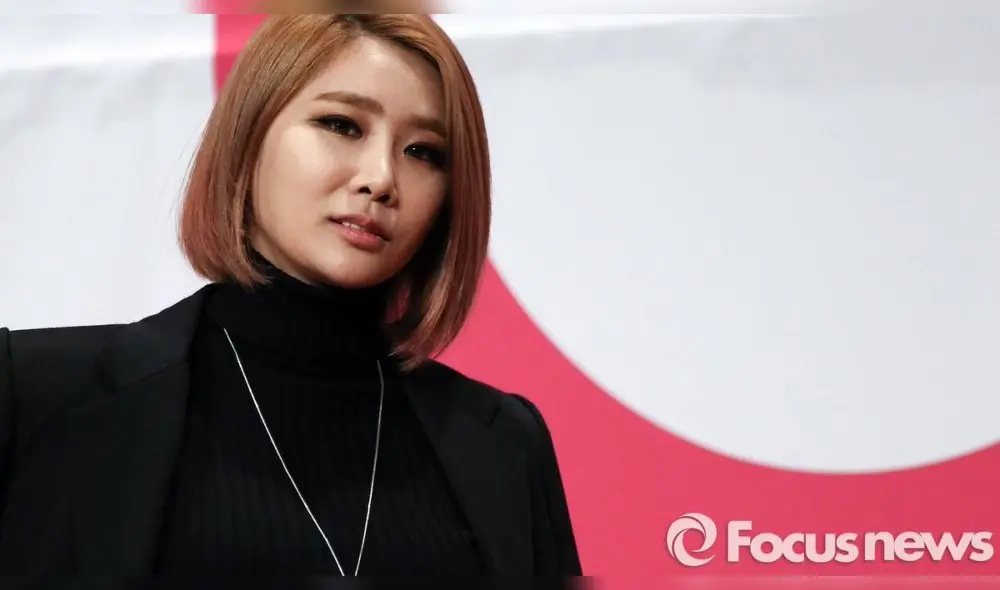 Jea de Brown Eyed Girls. Jea de Brown Eyed Girls.