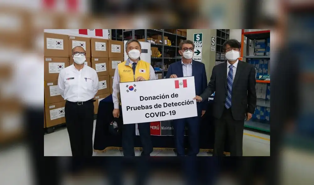 Víctor Zamora recepcionó lote y agradeció a representante de la nación asiática. (Foto: Minsa) Víctor Zamora recepcionó lote y agradeció a representante de la nación asiática. (Foto: Minsa)