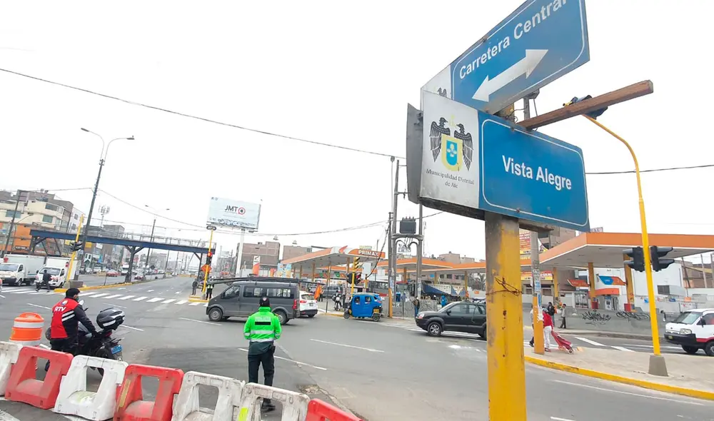 Alcalde de Ate pide a los conductores tomar sus precauciones. Foto: Jessica Merino / URPI - GLR Alcalde de Ate pide a los conductores tomar sus precauciones. Foto: Jessica Merino / URPI - GLR
