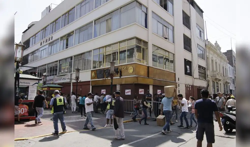 Galerías comerciales del ''Barrio Chino'' permanecen clausuradas. [FOTO]