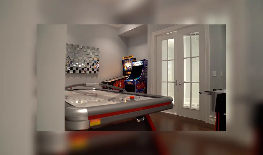 La mansión también cuenta con un salón para juegos arcade. Foto: One Percent