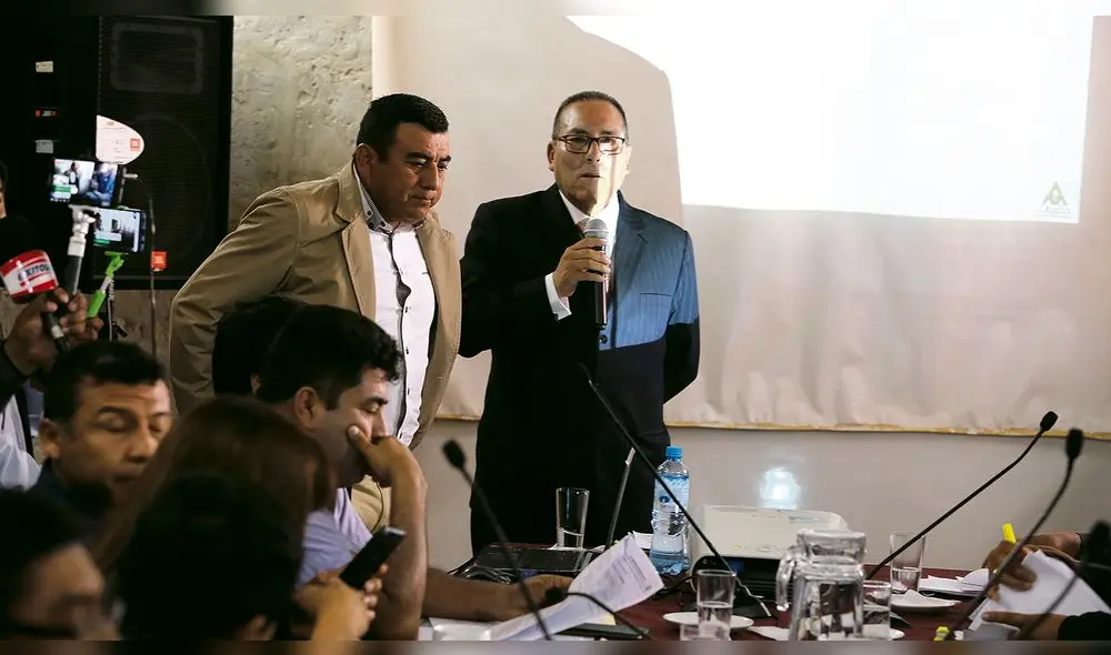 MARCELO CORDOVA INTERPELACION POR EL CONCEJO REGIONAL DE AREQUIPA 