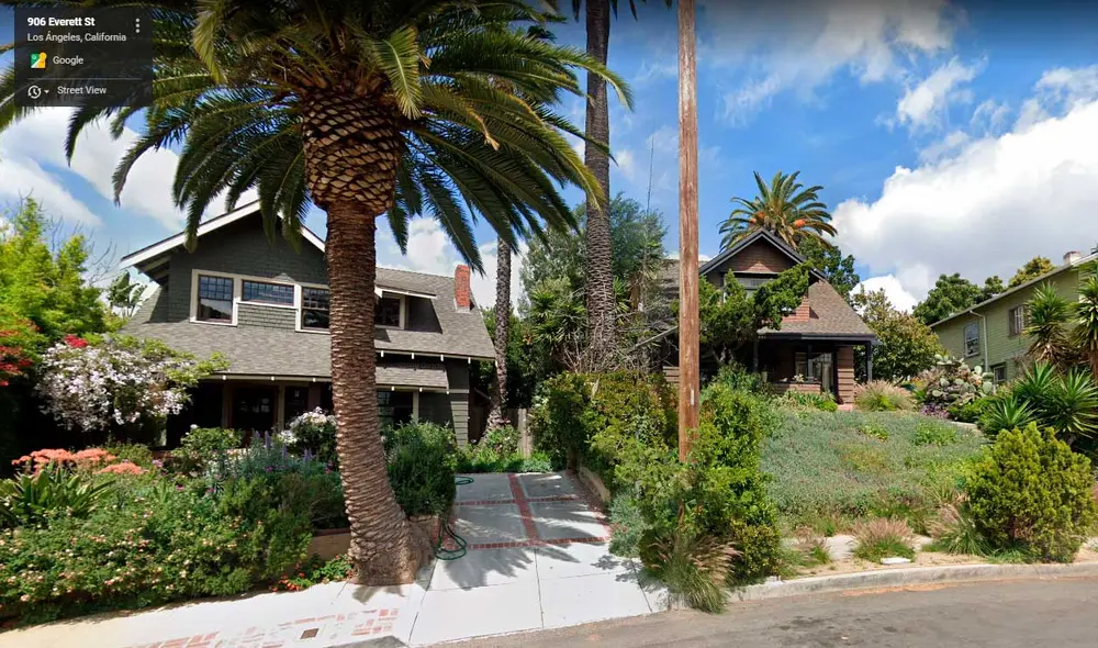 Desliza las imágenes para ver cómo casa donde se filmó esta famosa cinta de terror. Foto: captura de Google Maps