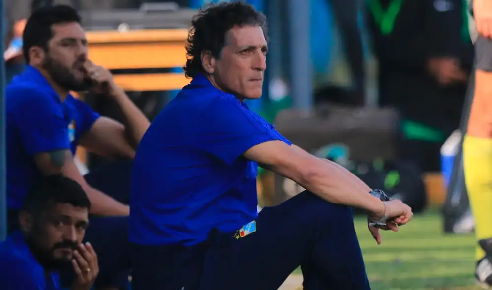 Mario Salas llegará este jueves 18 de junio a Lima junto a su comando técnico. | Foto: Líbero