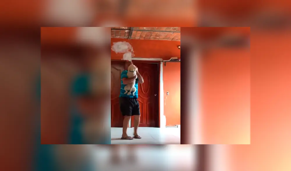 Desliza a la izquierda para conocer la escena que ha conmovido a los usuarios de Facebook. Foto: Captura. Desliza a la izquierda para conocer la escena que ha conmovido a los usuarios de Facebook. Foto: Captura.