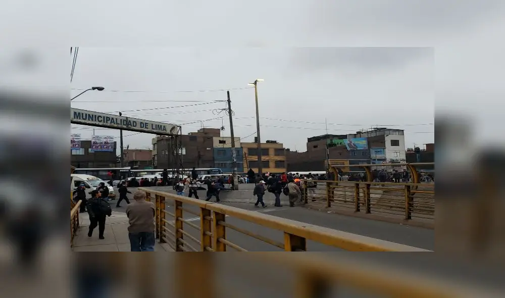 Av. Zarumilla: peatones arriesgan su vida por no utilizar el puente peatonal [VIDEO]