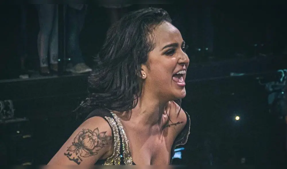 La salsera Daniela Darcourt fue 'troleada' por su novio Andrés Izquierdo, pero la salsera  supo cómo reaccionar.