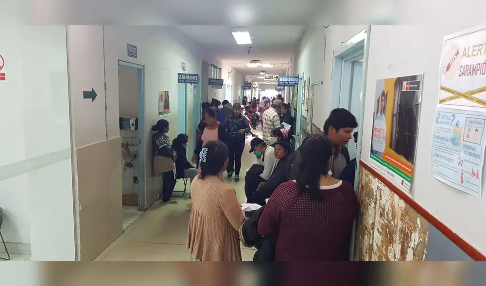 Pacientes del hospital de Tacna expuestos por tumultos y ausencia de medidas de bioseguridad [FOTOS]