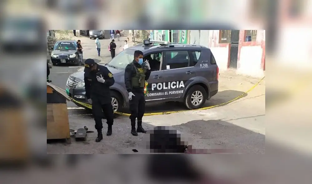 Detectives de la Policía buscaron el arma de fuego en la zona donde se registró el crimen. Foto: Facebook.