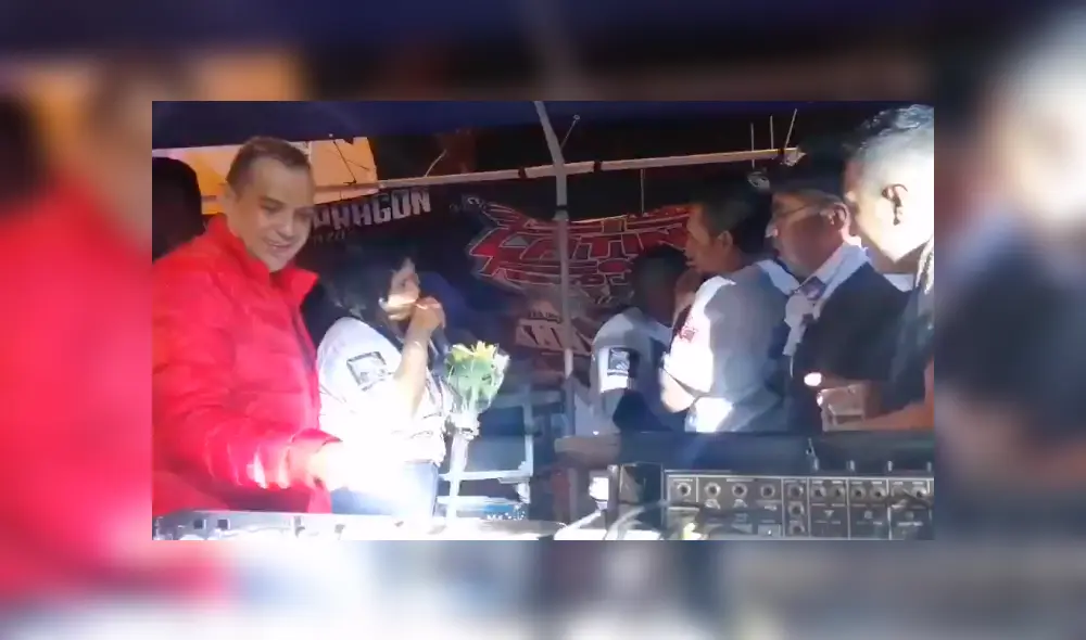 Desliza para ver los detalles del video viral publicado en YouTube. Foto: Captura. Desliza para ver los detalles del video viral publicado en YouTube. Foto: Captura.