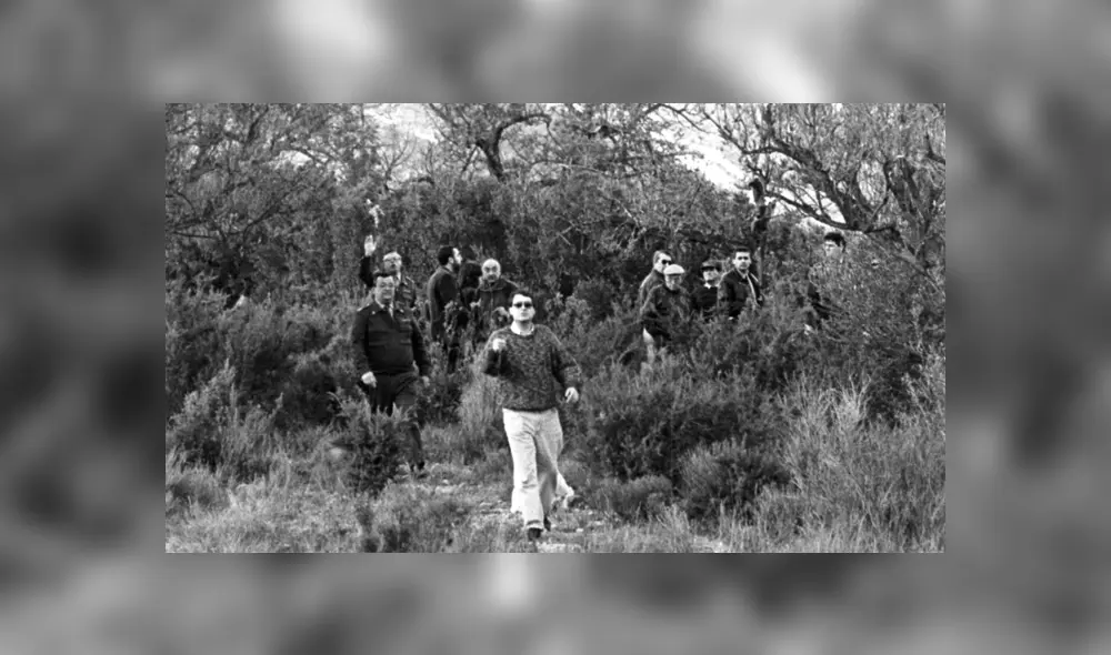 Una toma del año 1993 cuando las autoridades encontraron el lugar del crimen. Foto: Las Provincias.
