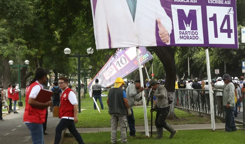 JNE retiró propaganda electoral de candidatos en zonas prohibidas