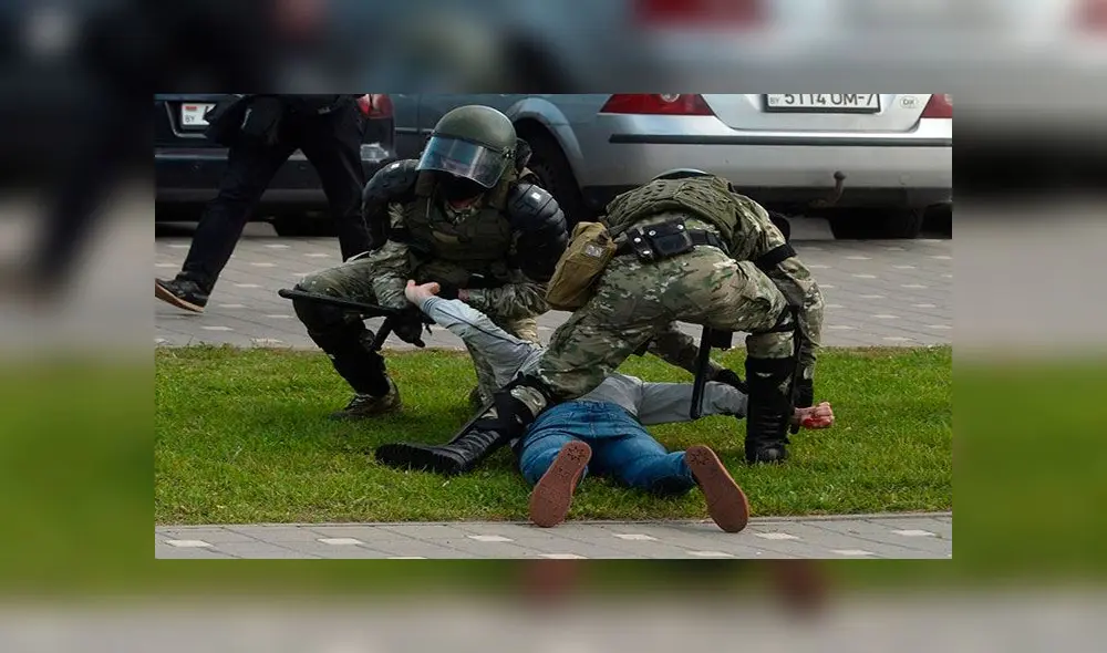Ante las intensas protestas efectivos en Bielorrusia han arremetido contra los manifestantes. Inclusive se han documentado casos de tortura en cárceles. Foto: EFE