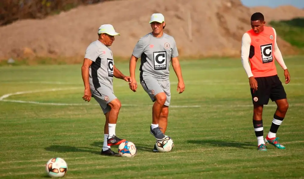 Pedro Troglio usa Twitter para enviar mensaje a Héctor Chumpitaz. Foto: Prensa Universitario Pedro Troglio usa Twitter para enviar mensaje a Héctor Chumpitaz. Foto: Prensa Universitario