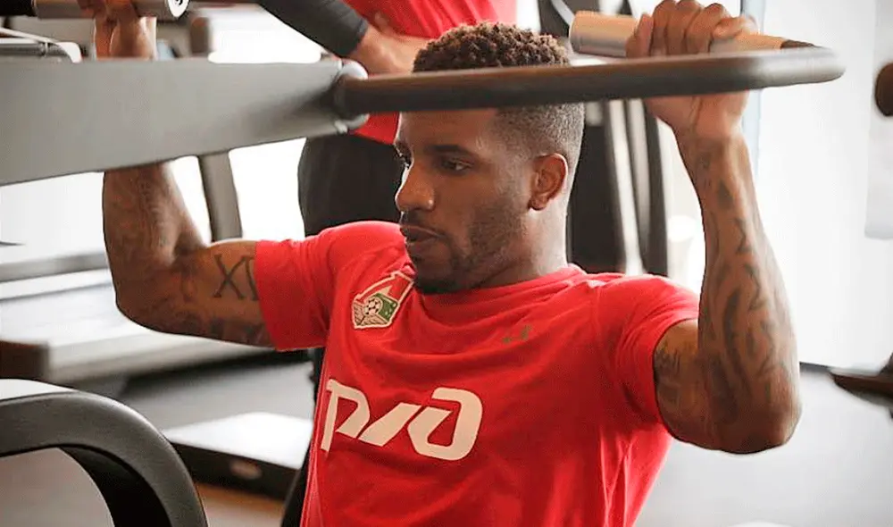 La película de Jefferson Farfán sigue llenando las salas de cine en el Perú y, por esa razón, el futbolista premiará a sus hinchas con pasajes a Rusia.