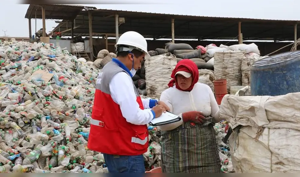 Empresa de reciclaje en pésimas condiciones de trabajo. Empresa de reciclaje en pésimas condiciones de trabajo.